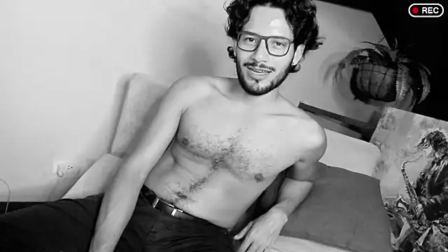 Nicholasrodrii online show from March 2025 02:04:02 AM