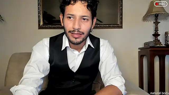 Nicholasrodrii online show from November 2025 10:46:01 PM