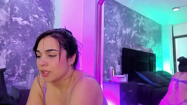 Snapshot of brianaGuzman chatting on January 2025 03:58:02 PM brianaGuzman online show from January 2025 03:58:02 PM