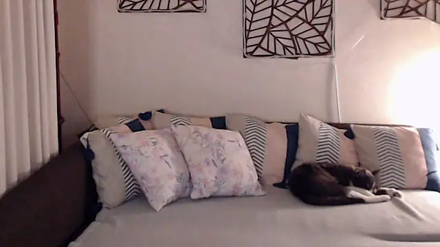 pepper milf online show from March 2025 04:01:01 PM