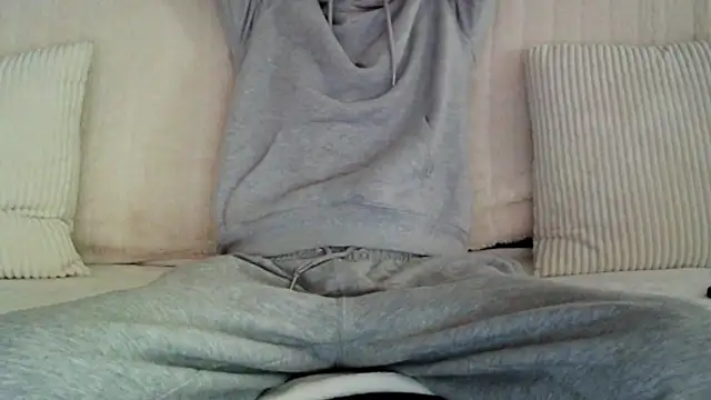 Snapshot of ElViko11 chatting on February 2025 02:38:01 PM ElViko11 online show from February 2025 02:38:01 PM