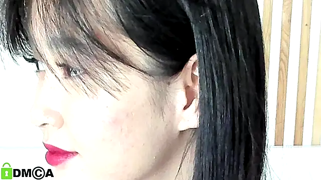 Snapshot of Lola_Peach chatting on December 2024 10:08:01 AM Lola Peach online show from December 2024 10:08:01 AM