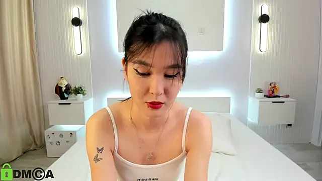 Snapshot of Lola_Peach chatting on February 2025 06:43:02 AM Lola Peach online show from February 2025 06:43:02 AM