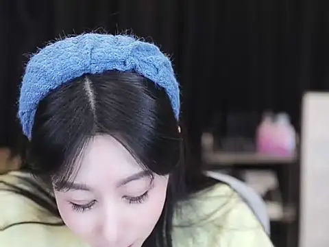 Nuyoah-77 online show from November 2025 02:31:02 PM