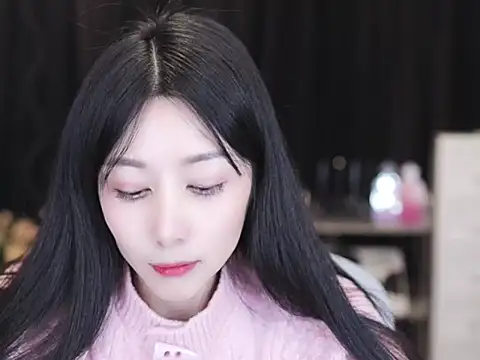 Nuyoah-77 online show from December 2025 02:23:02 PM