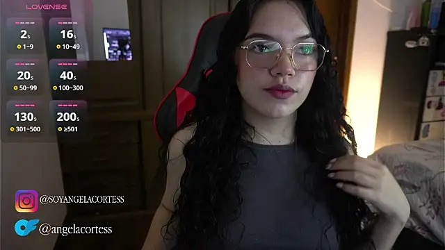 Snapshot of angela_cortes_ chatting on October 2025 01:11:01 AM angela cortes online show from October 2025 01:11:01 AM