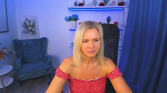 AgathaKlouin online show from October 2025 07:49:01 PM