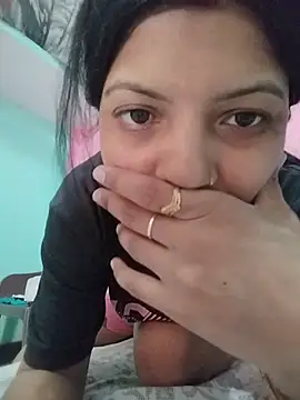 Snapshot of Hotty-Divya chatting on May 2026 05:36:02 AM Hotty-Divya online show from May 2026 05:36:02 AM