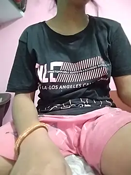 Snapshot of Hotty-Divya chatting on May 2026 03:01:02 AM Hotty-Divya online show from May 2026 03:01:02 AM
