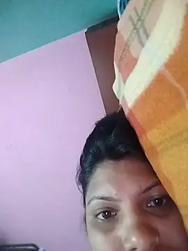 Snapshot of Hotty-Divya chatting on May 2026 03:02:01 AM Hotty-Divya online show from May 2026 03:02:01 AM