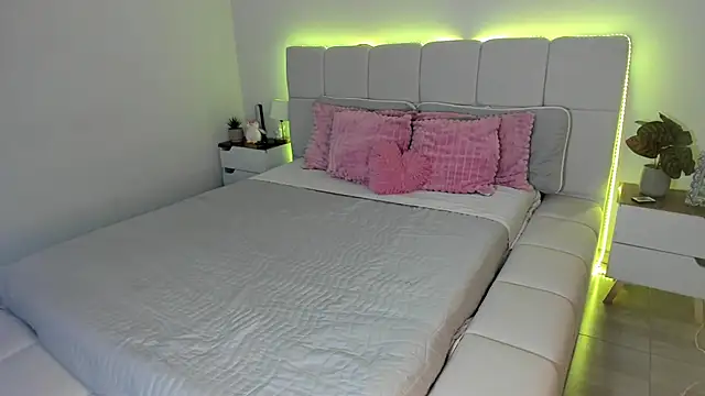 Ori valentina online show from February 2026 09:19:02 PM