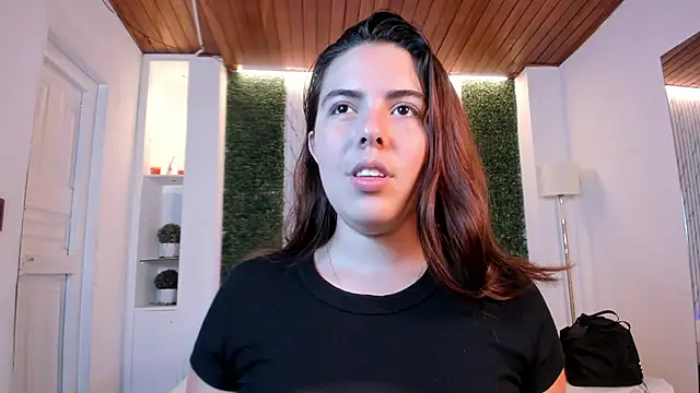 Snapshot of Lyssa_Muller chatting on October 2025 02:38:01 PM Lyssa Muller online show from October 2025 02:38:01 PM