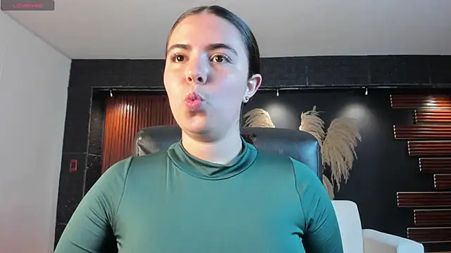 Snapshot of Lyssa_Muller chatting on December 2025 03:07:02 PM Lyssa Muller online show from December 2025 03:07:02 PM