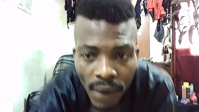 yezz3011 online show from December 2025 06:26:01 PM