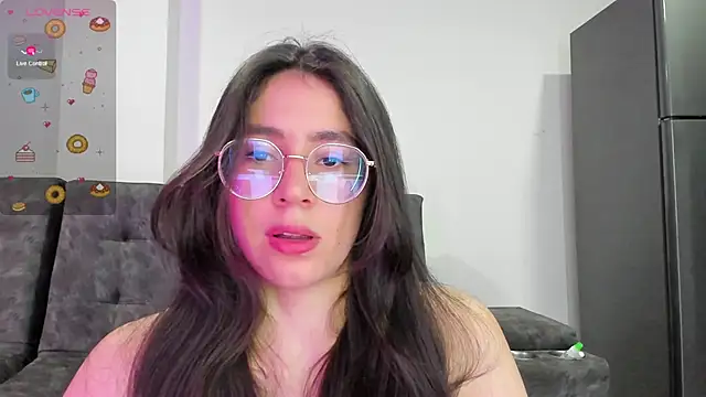 emmadiaz1 online show from January 2025 02:22:02 AM