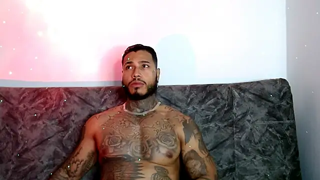 Snapshot of Exotic_tatto27121 chatting on December 2024 05:29:02 AM Exotic tatto27121 online show from December 2024 05:29:02 AM