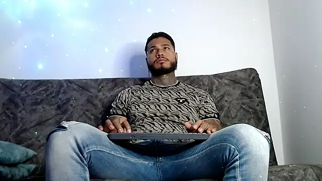 Snapshot of Exotic_tatto27121 chatting on December 2024 07:15:02 AM Exotic tatto27121 online show from December 2024 07:15:02 AM