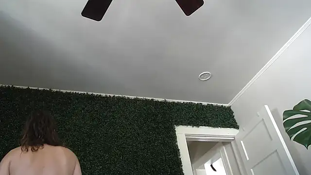 Snapshot of MistressKatie13xxx chatting on December 2024 05:33:02 AM MistressKatie13xxx online show from December 2024 05:33:02 AM