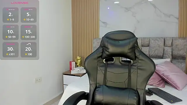 Snapshot of Khalifa_fletcher chatting on January 2025 08:35:02 PM Khalifa fletcher online show from January 2025 08:35:02 PM