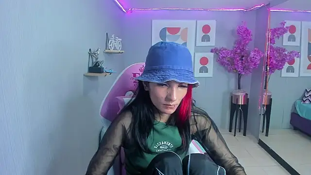 Snapshot of Dafne_huges chatting on January 2025 10:46:02 PM Dafne huges online show from January 2025 10:46:02 PM