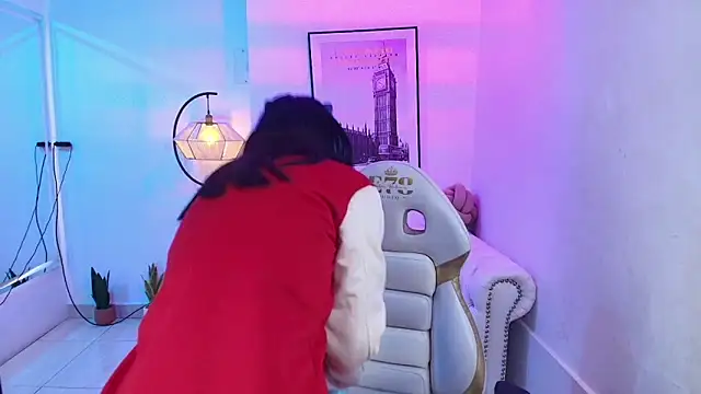 Snapshot of Dafne_huges chatting on January 2025 12:17:02 PM Dafne huges online show from January 2025 12:17:02 PM