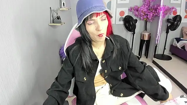 Snapshot of Dafne_huges chatting on January 2025 07:26:02 PM Dafne huges online show from January 2025 07:26:02 PM