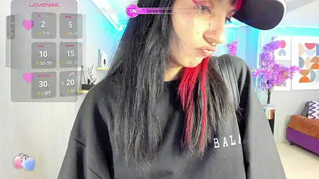 Snapshot of Dafne_huges chatting on February 2025 07:52:02 PM Dafne huges online show from February 2025 07:52:02 PM