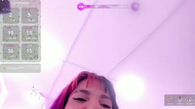 Snapshot of Dafne_huges chatting on March 2025 08:00:02 PM Dafne huges online show from March 2025 08:00:02 PM