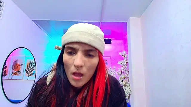 Snapshot of Dafne_huges chatting on September 2025 07:35:01 PM Dafne huges online show from September 2025 07:35:01 PM