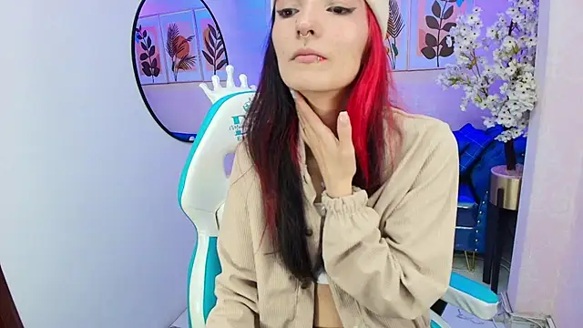 Snapshot of Dafne_huges chatting on September 2025 05:16:02 PM Dafne huges online show from September 2025 05:16:02 PM