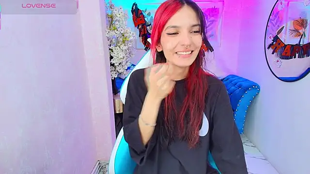 Snapshot of Dafne_huges chatting on November 2025 12:40:02 PM Dafne huges online show from November 2025 12:40:02 PM