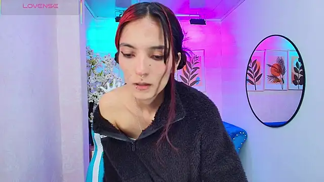 Snapshot of Dafne_huges chatting on November 2025 07:36:01 PM Dafne huges online show from November 2025 07:36:01 PM