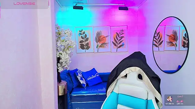 Snapshot of Dafne_huges chatting on November 2025 07:35:01 PM Dafne huges online show from November 2025 07:35:01 PM