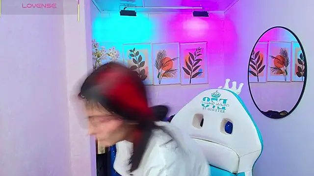 Snapshot of Dafne_huges chatting on November 2025 12:33:02 PM Dafne huges online show from November 2025 12:33:02 PM