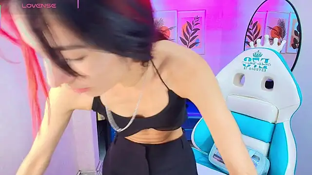 Snapshot of Dafne_huges chatting on November 2025 07:29:02 PM Dafne huges online show from November 2025 07:29:02 PM