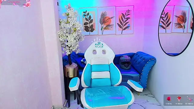 Snapshot of Dafne_huges chatting on November 2025 07:36:02 PM Dafne huges online show from November 2025 07:36:02 PM