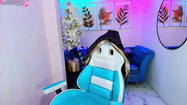 Snapshot of Dafne_huges chatting on November 2025 07:27:01 PM Dafne huges online show from November 2025 07:27:01 PM