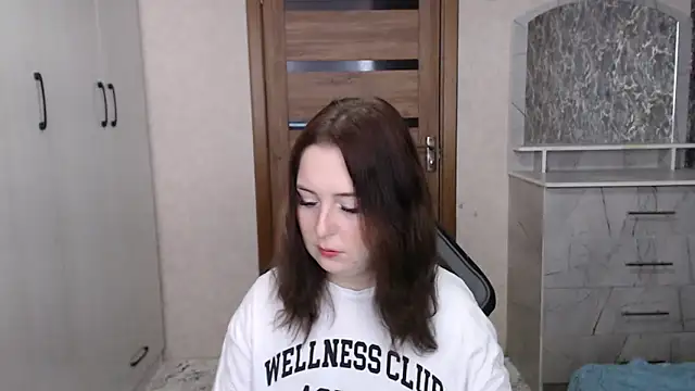 Kristy-Max online show from November 2025 05:52:01 AM