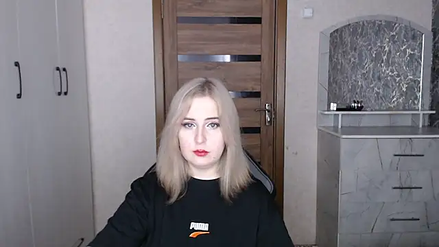 Kristy-Max online show from January 2026 10:04:01 PM