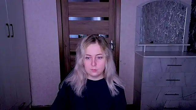 Kristy-Max online show from June 2026 07:56:01 PM