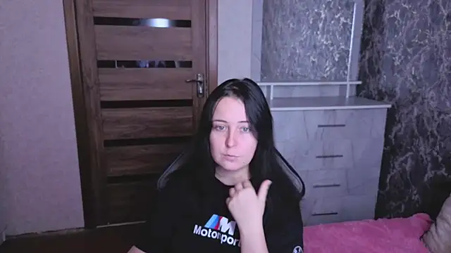 Kristy-Max online show from August 2026 09:04:01 AM