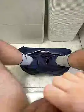 Snapshot of user_662 chatting on February 2025 08:04:01 AM user 662 online show from February 2025 08:04:01 AM