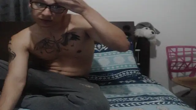 Snapshot of Tobicutee chatting on May 2026 03:33:01 AM Tobicutee online show from May 2026 03:33:01 AM