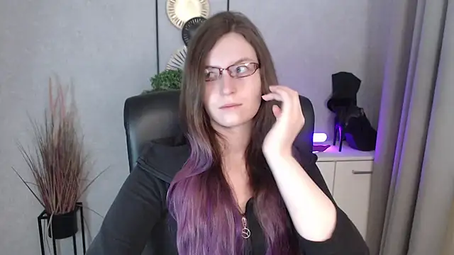 emmaxDelight online show from November 2025 07:19:01 AM