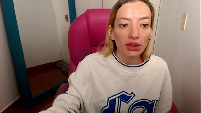 zoe jones13 online show from July 2026 01:23:02 AM