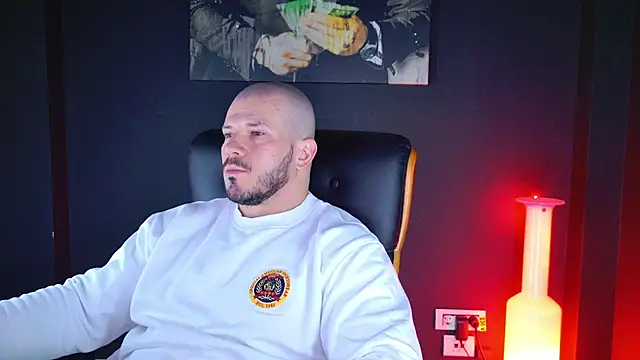 Snapshot of AngeloEric chatting on December 2024 05:16:01 AM AngeloEric online show from December 2024 05:16:01 AM