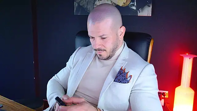 Snapshot of AngeloEric chatting on December 2024 07:36:01 PM AngeloEric online show from December 2024 07:36:01 PM