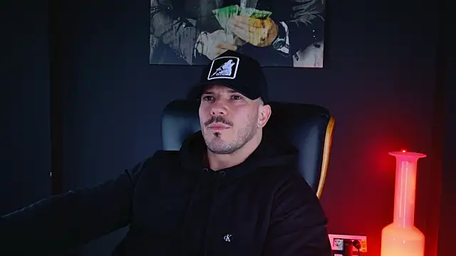 Snapshot of AngeloEric chatting on December 2024 01:43:02 PM AngeloEric online show from December 2024 01:43:02 PM