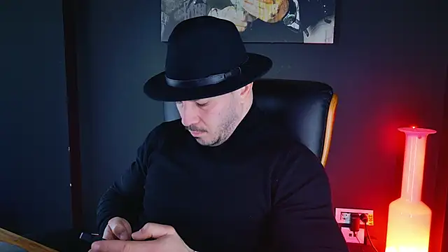 Snapshot of AngeloEric chatting on December 2024 08:02:01 AM AngeloEric online show from December 2024 08:02:01 AM