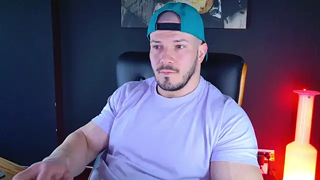 Snapshot of AngeloEric chatting on January 2025 12:57:02 PM AngeloEric online show from January 2025 12:57:02 PM